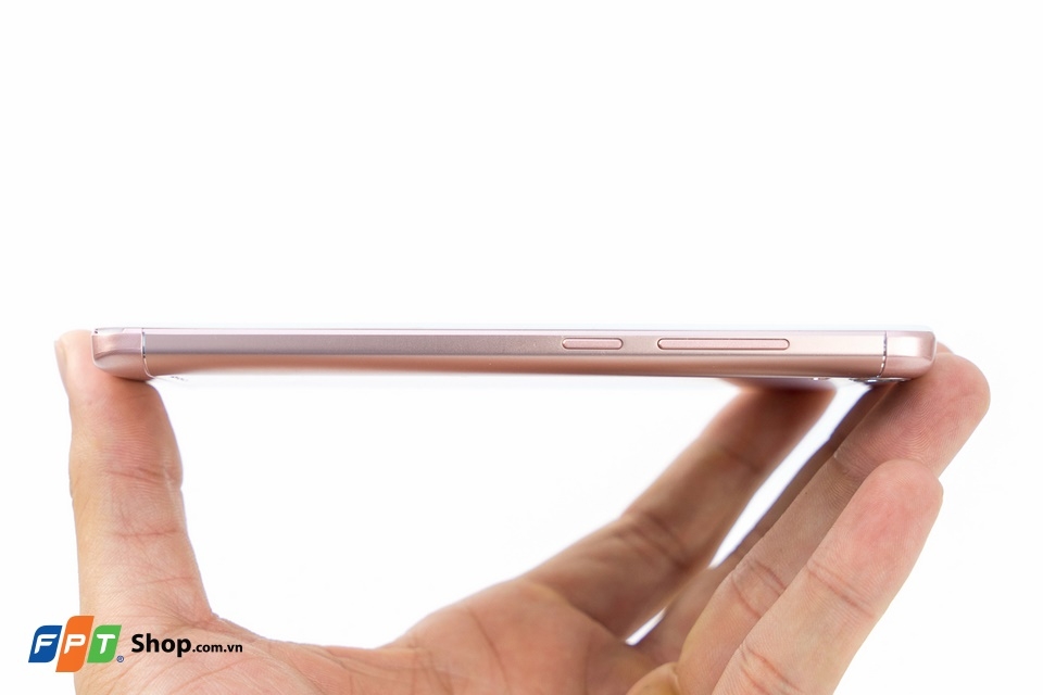 Trên tay Itel S11 Plus