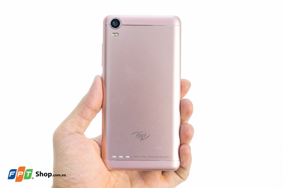 Trên tay Itel S11 Plus