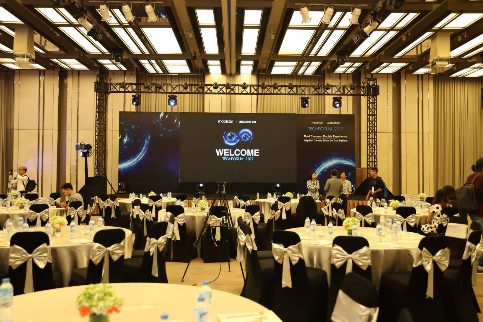 Mobiistar ra mắt smartphone 4 camera đầu tiên tại Việt Nam