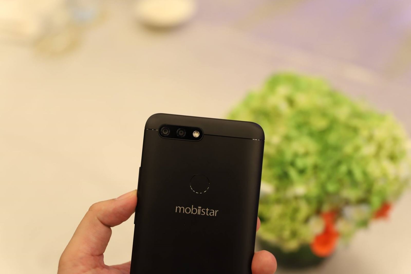 Mobiistar ra mắt smartphone 4 camera đầu tiên tại Việt Nam