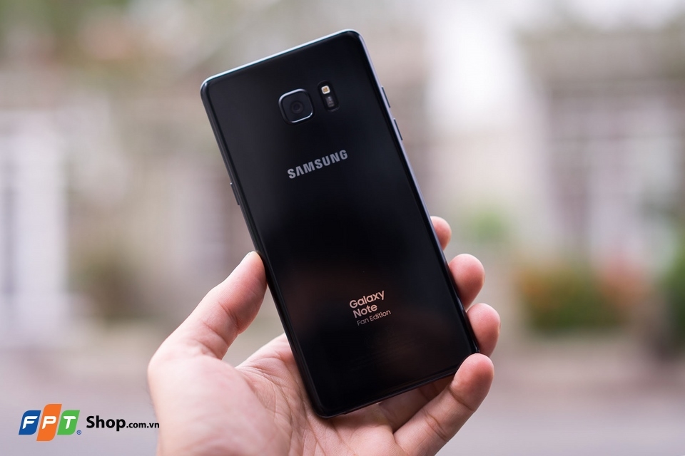 Đập hộp và trên tay Galaxy Note FE: Món quà tri ân ý nghĩa cho Note Fan