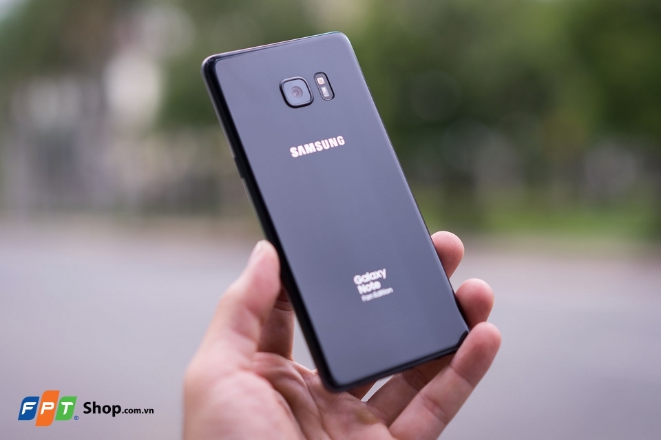 Đập hộp và trên tay Galaxy Note FE: Món quà tri ân ý nghĩa cho Note Fan