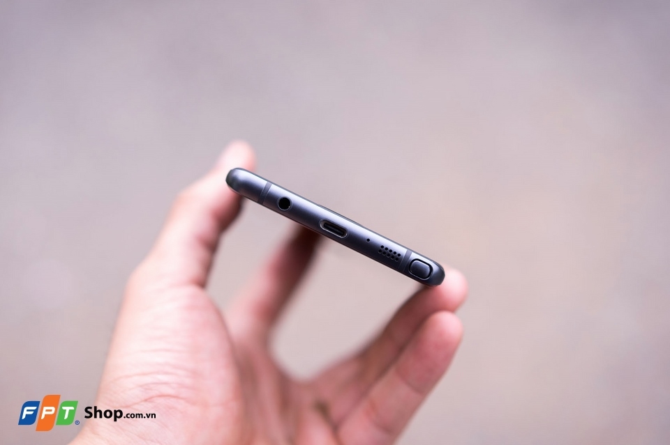 Đập hộp và trên tay Galaxy Note FE: Món quà tri ân ý nghĩa cho Note Fan