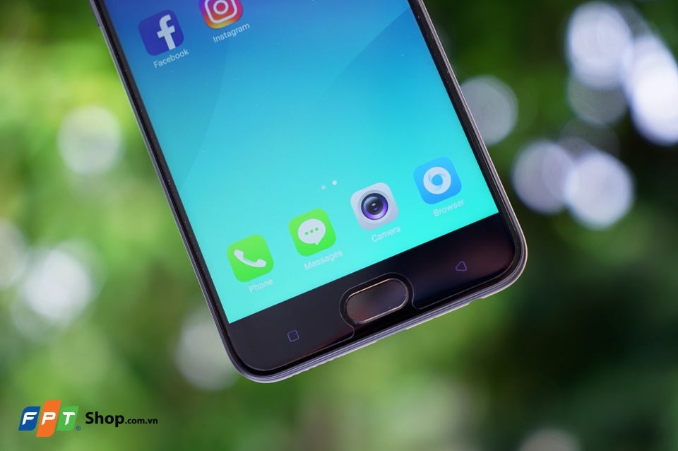 Trên tay OPPO F3 đen nhám