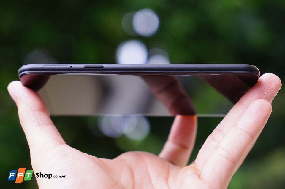 Trên tay OPPO F3 đen nhám