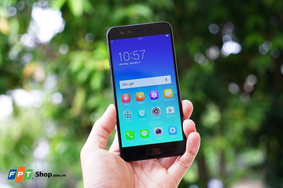 Trên tay OPPO F3 đen nhám