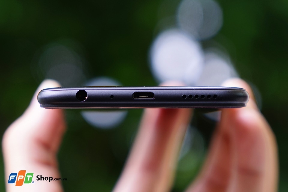Trên tay OPPO F3 đen nhám