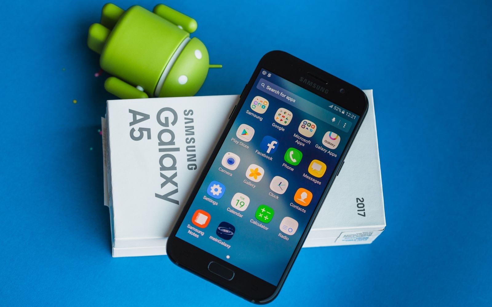 Samsung Galaxy A5 (2017) và Galaxy A8(2018) khác nhau như thế nào?