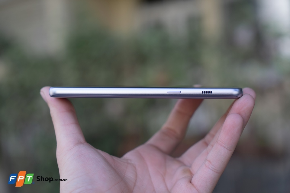 Trên tay Galaxy A8 (2018)