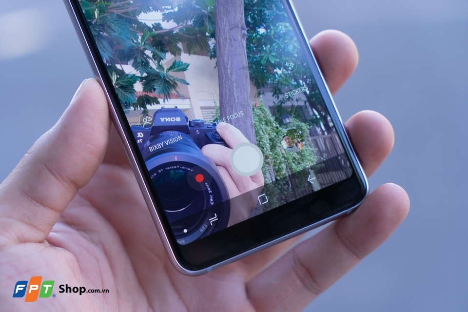 Trên tay Galaxy A8 (2018)