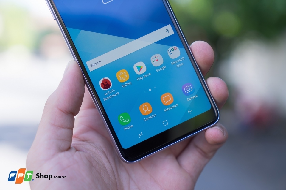 Trên tay Galaxy A8 (2018)