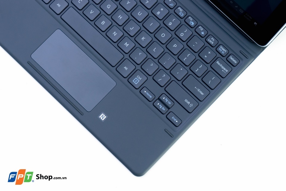 Trên tay Samsung Galaxy Book: Đối thủ nặng ký của Apple iPad