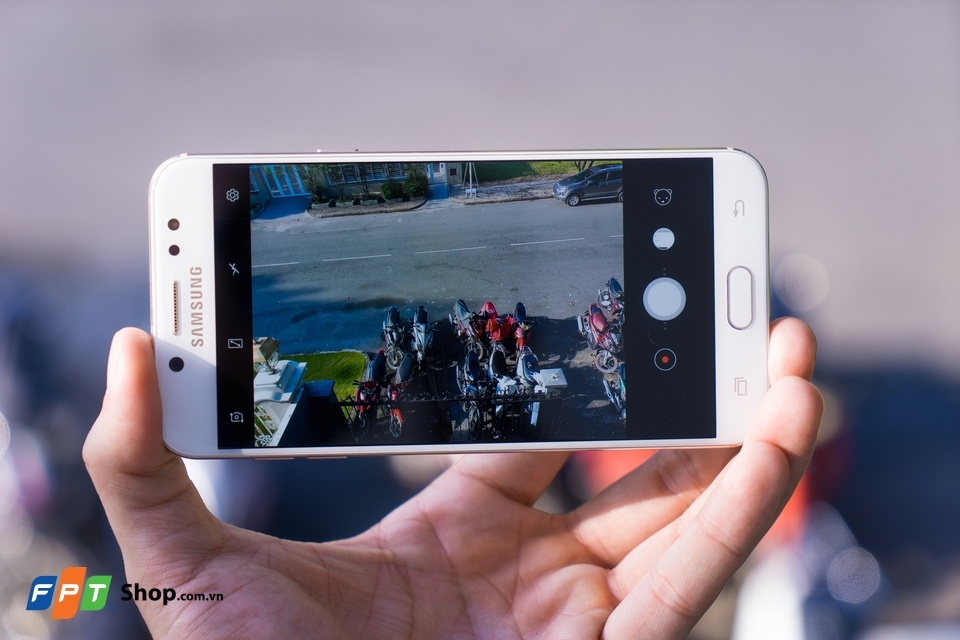 Đánh giá nhanh Galaxy J7 Plus: Camera kép xóa phông, thiết kế cao cấp, hiệu năng tốt