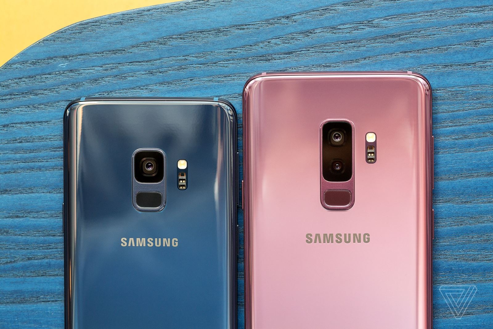 Trên tay nhanh Samsung Galaxy S9 và Galaxy S9+ Trên tay nhanh Samsung Galaxy S9 và Galaxy S9+