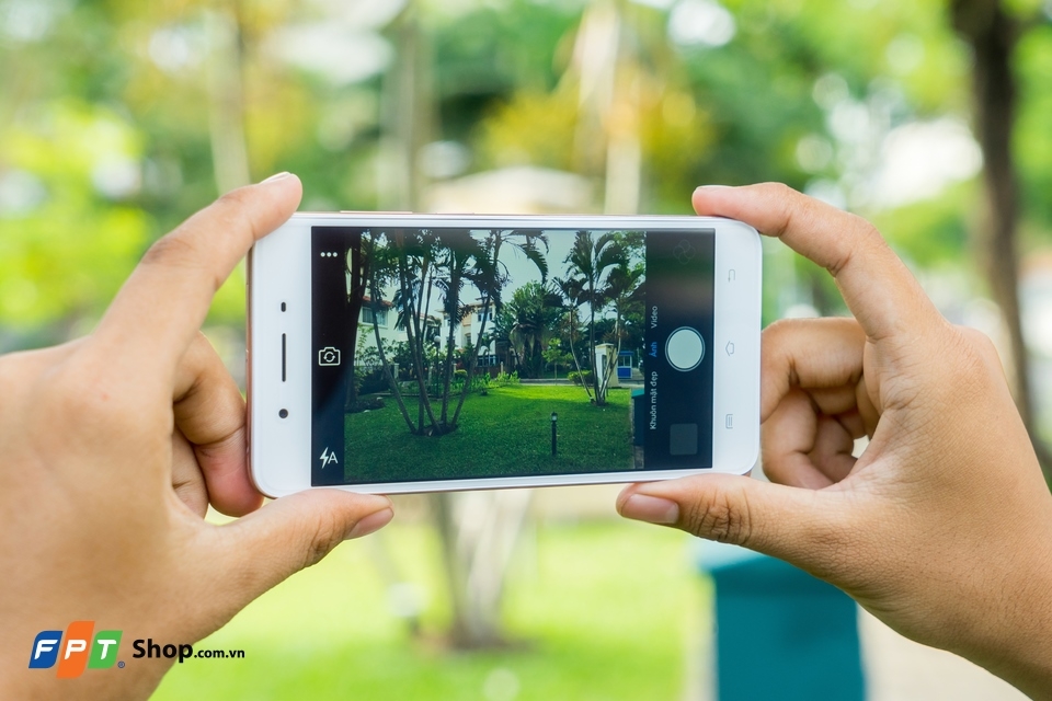 Trên tay Vivo Y55 - Kẻ ngáng đường phân khúc giá rẻ