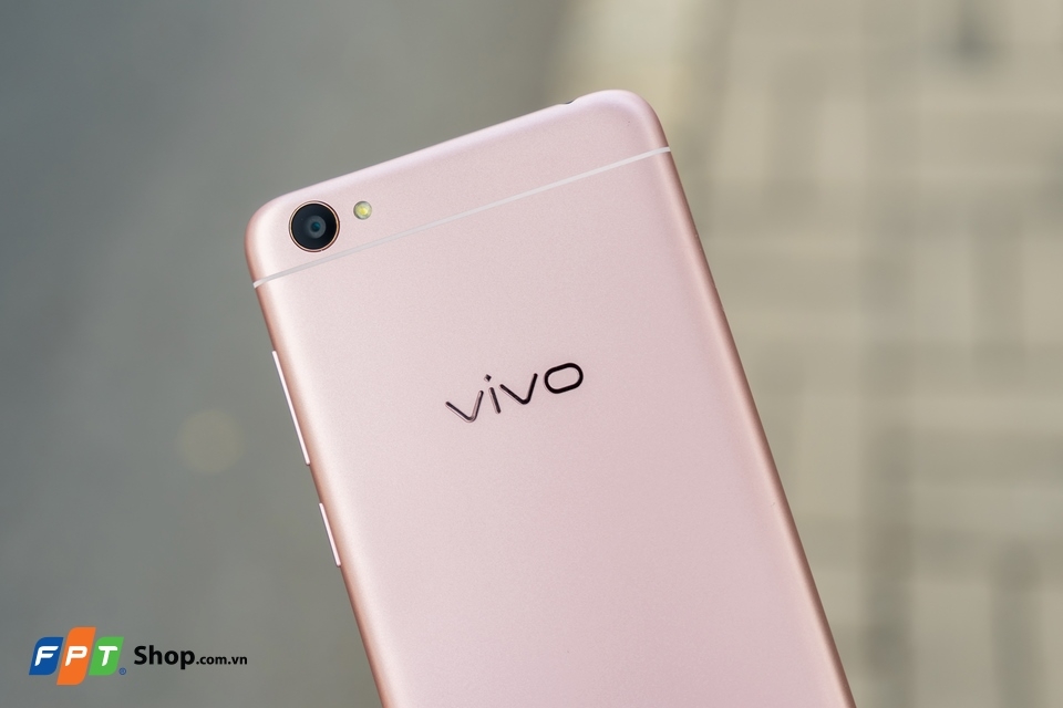 Trên tay Vivo Y55 - Kẻ ngáng đường phân khúc giá rẻ