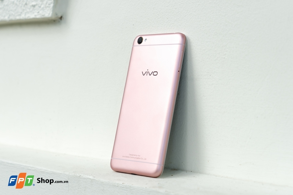 Trên tay Vivo Y55 - Kẻ ngáng đường phân khúc giá rẻ