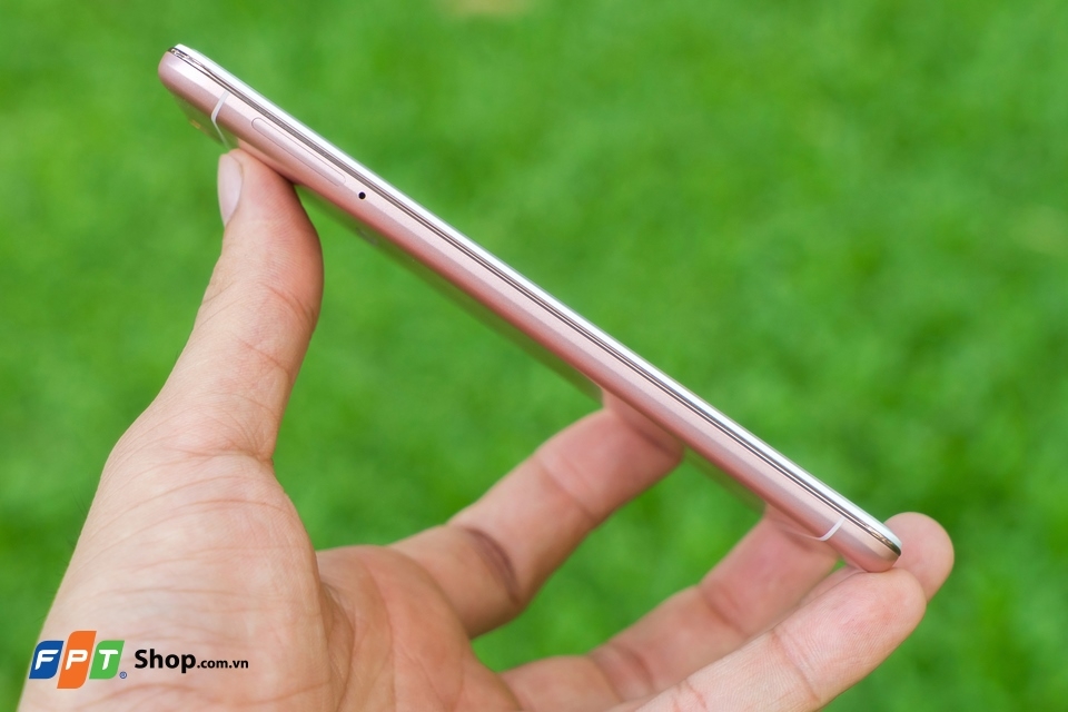 Trên tay Vivo Y55 - Kẻ ngáng đường phân khúc giá rẻ