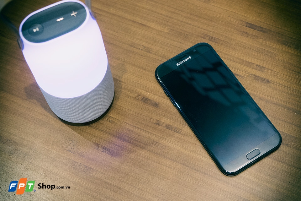 Các tính năng của Wireless Speaker Bottle Design