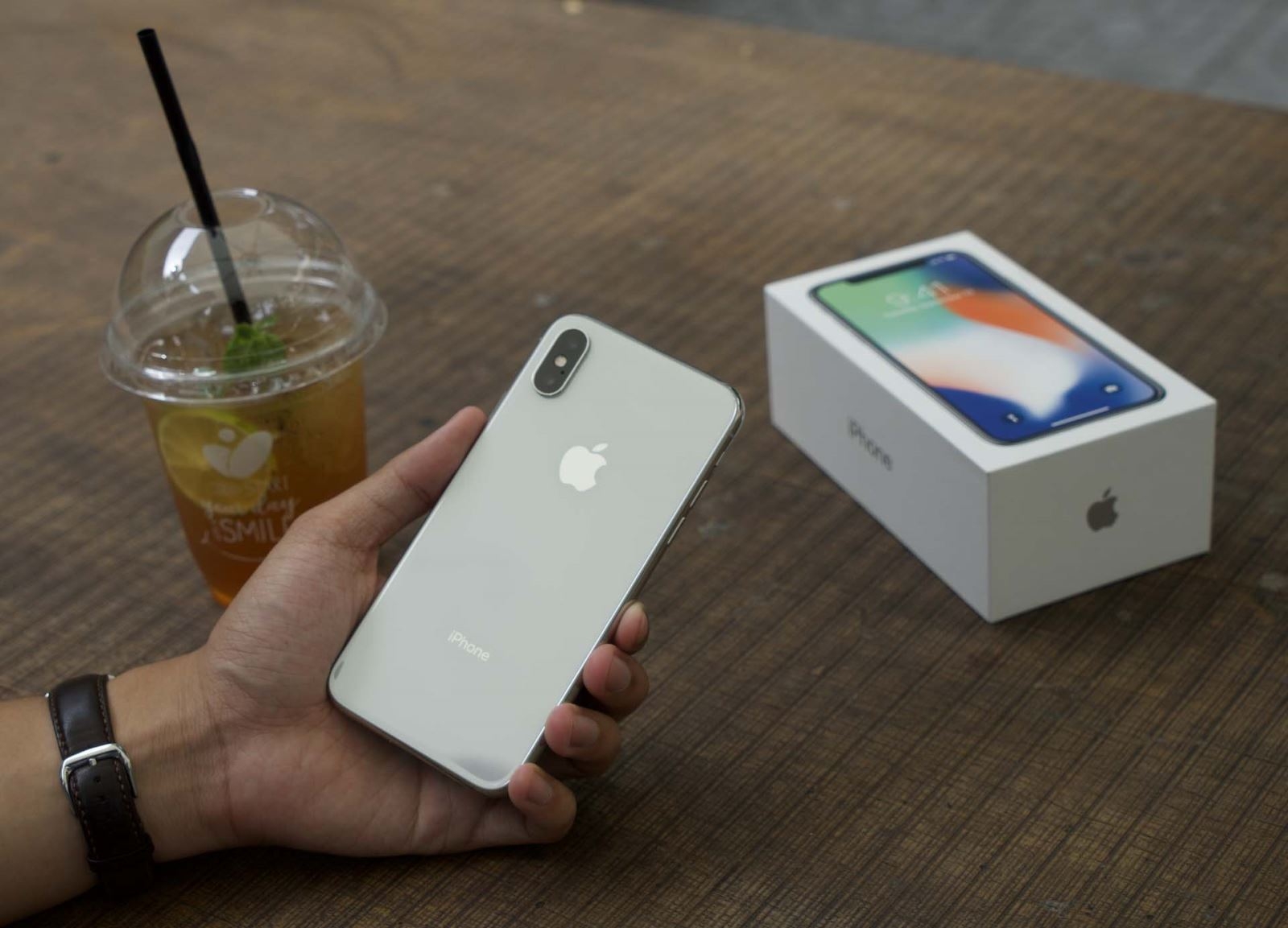 Trên tay và trải nghiệm nhanh iPhone X tại Việt Nam