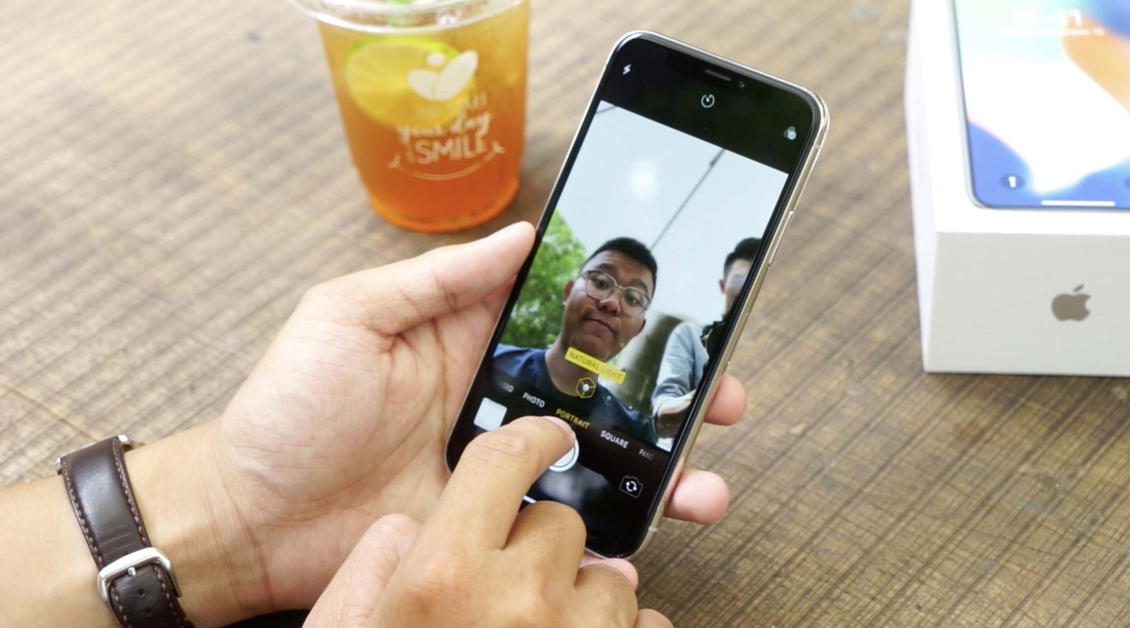 Trên tay và trải nghiệm nhanh iPhone X tại Việt Nam