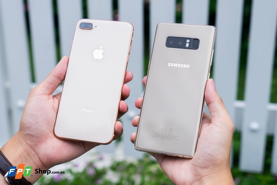 iPhone 8 Plus đọ dáng với Galaxy Note 8: Đỉnh cao của thiết kế