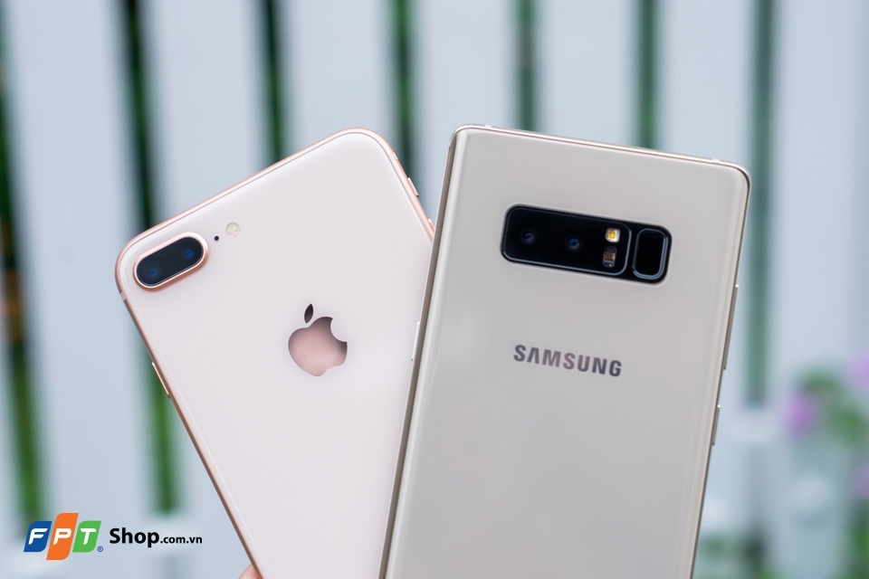 iPhone 8 Plus đọ dáng với Galaxy Note 8: Đỉnh cao của thiết kế