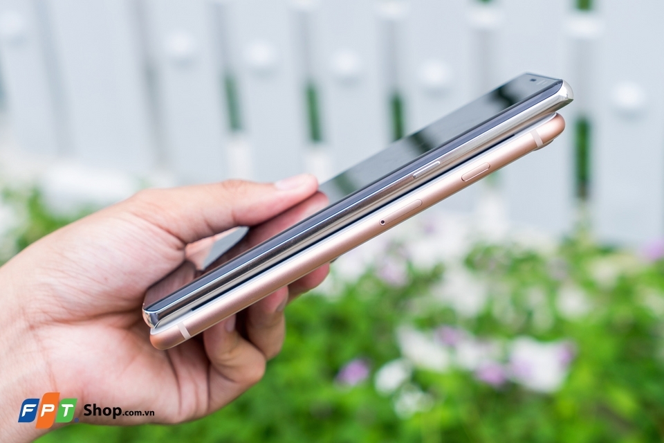 iPhone 8 Plus đọ dáng với Galaxy Note 8: Đỉnh cao của thiết kế