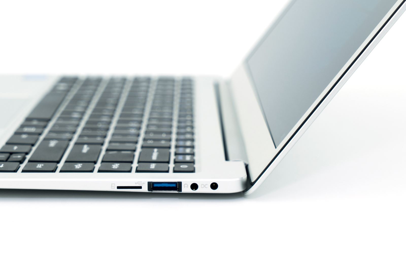 Trên tay Masstel L133