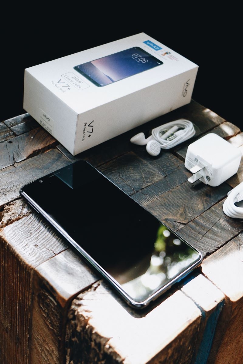 FPT Shop hỗ trợ mua trả góp không lãi suất Vivo V7+ với chỉ từ 799.000 đồng