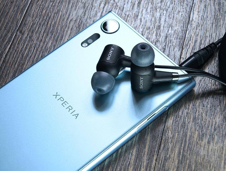 Sony Xperia XZs và XA1 Ultra giảm sốc đến 2 triệu đồng tại FPT Shop