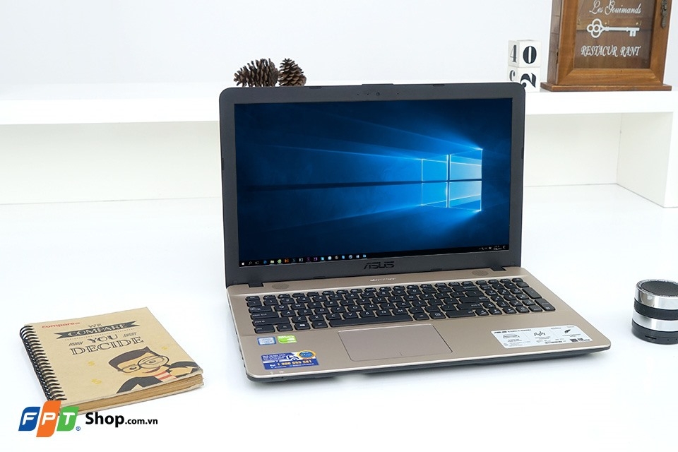 Tưng bừng lễ hội Online FRIDAY smartphone và laptop giảm mạnh đến 1,5 triệu đồng tại FPT Shop