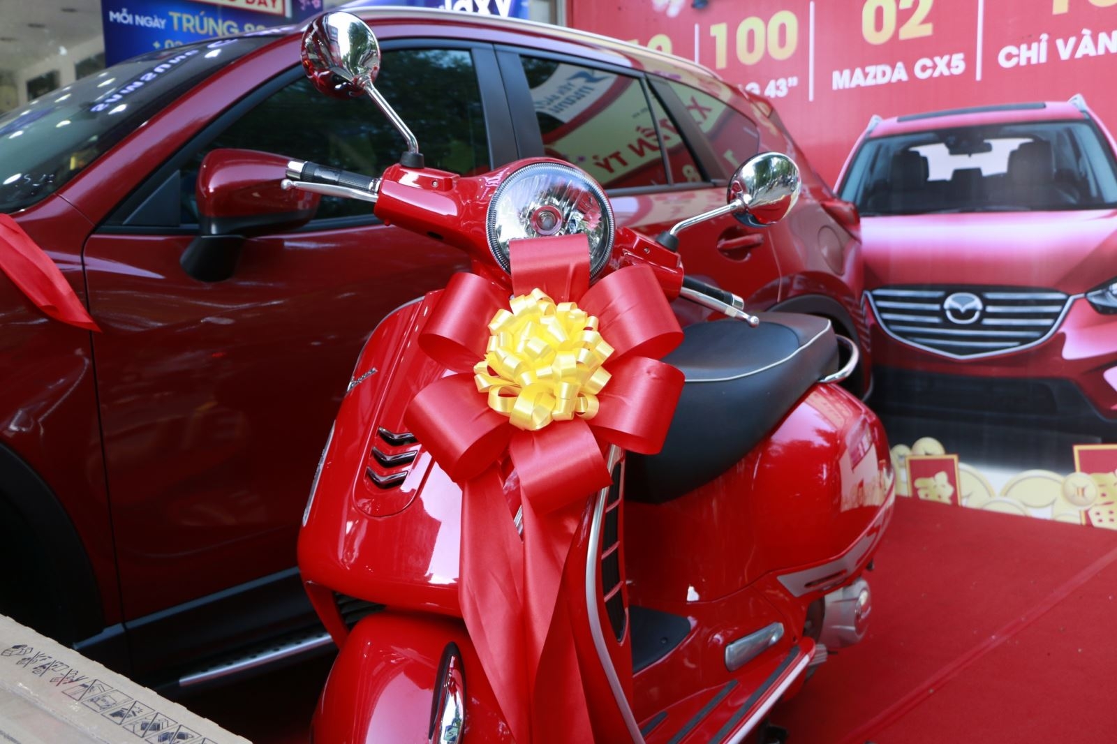 Đã tìm ra chủ nhân của 3 chiếc Vespa trúng thưởng tại FPT Shop
