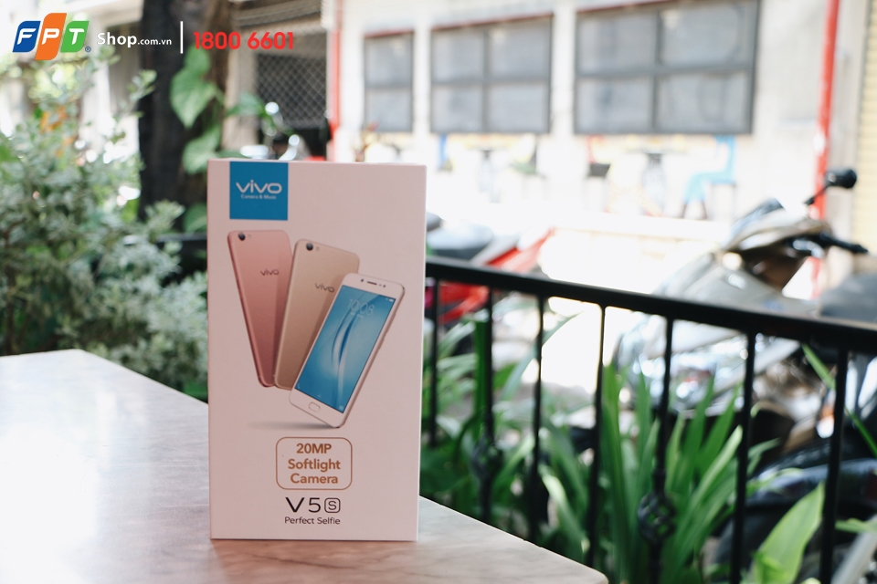 FPT Shop giảm sâu 1,2 triệu đồng cho khách mua Vivo V5s