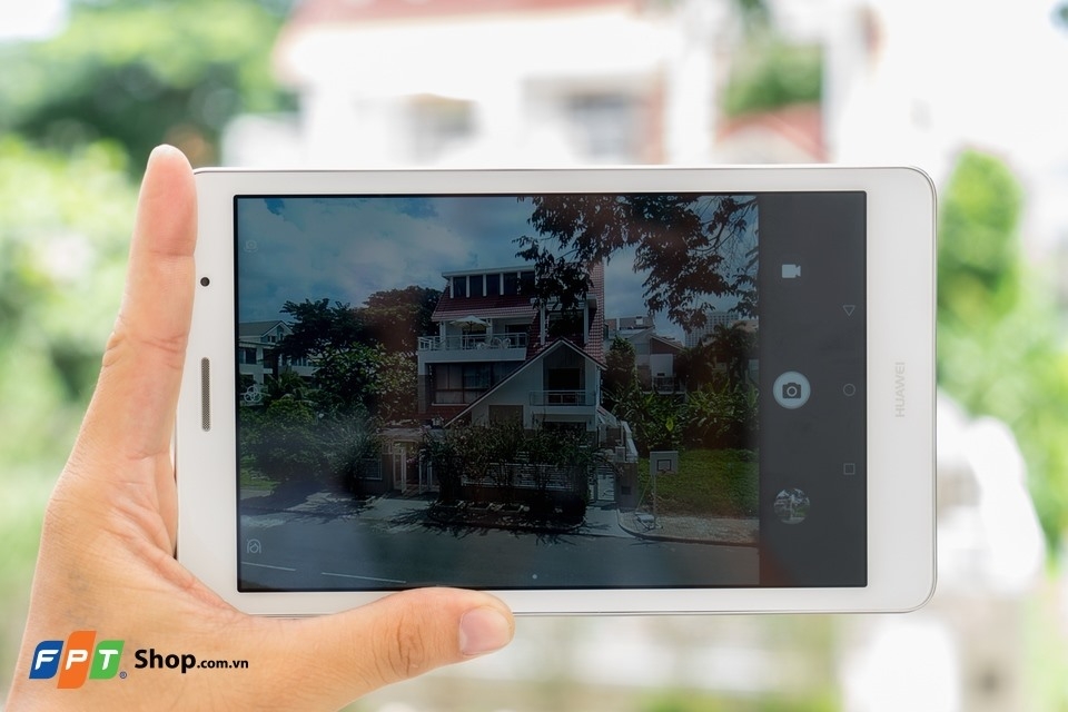 FPT Shop giảm “chạm đáy” đến 1,5 triệu đồng cho khách mua smartphone Huawei
