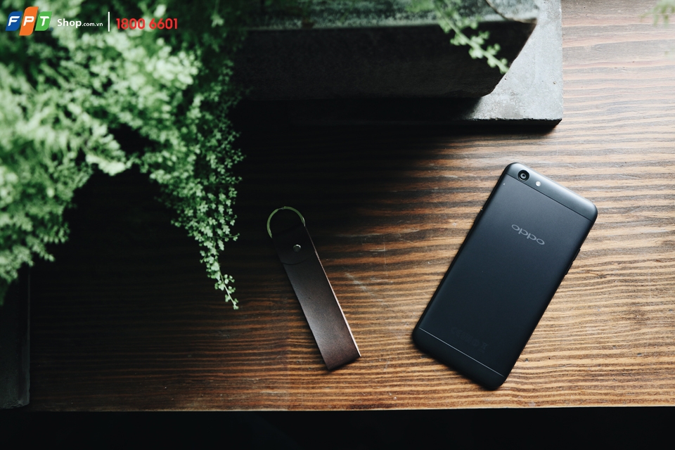 Rước OPPO tại FPT Shop và lái SH Mode về nhà