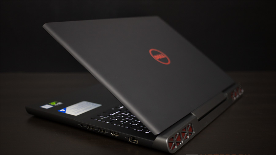 Mua laptop gaming nhận gaming gear trị giá 30 triệu đồng tại FPT Shop