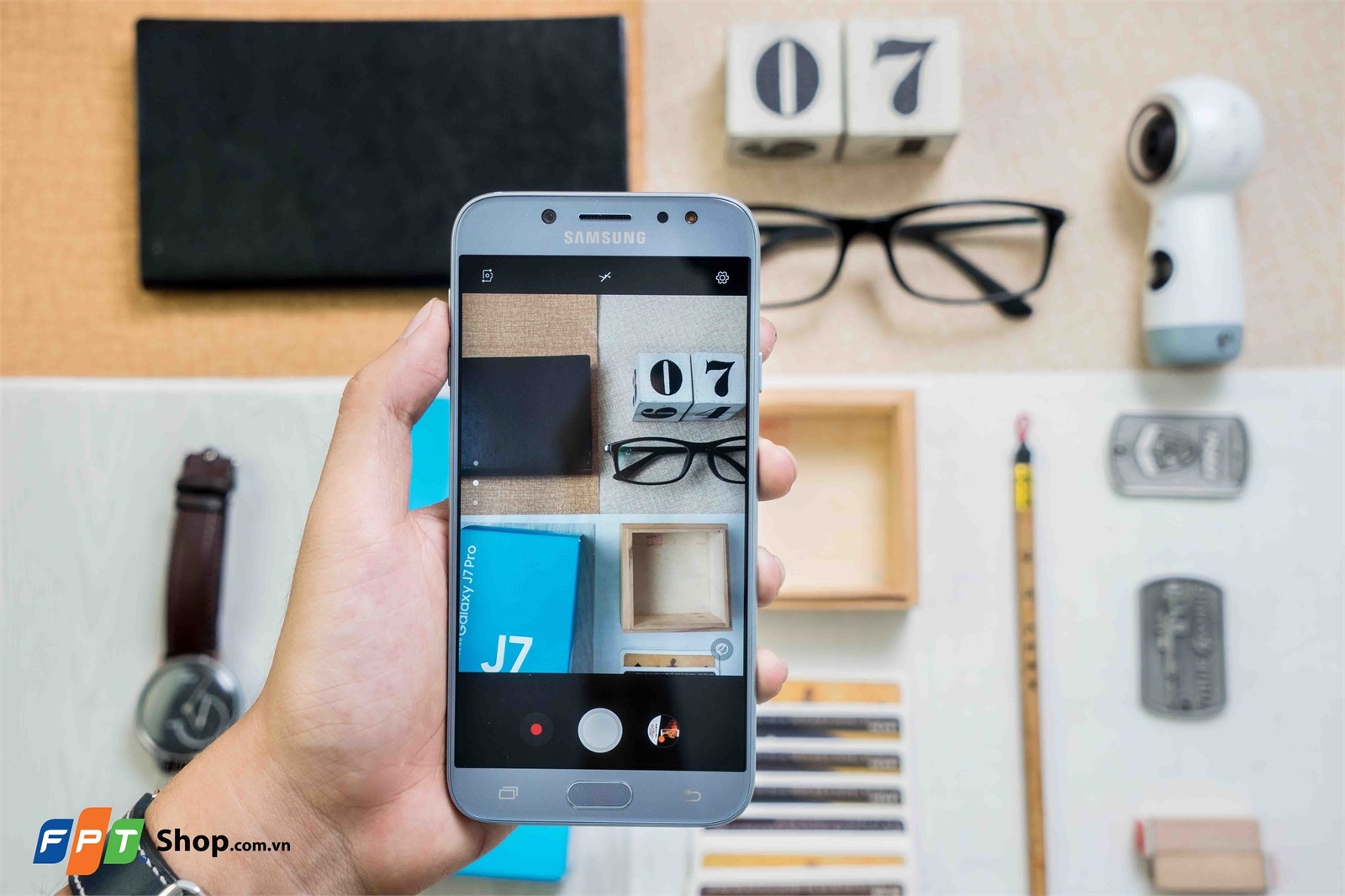 FPT Shop tặng thêm 500.000 đồng cho khách mua Galaxy J7 Pro