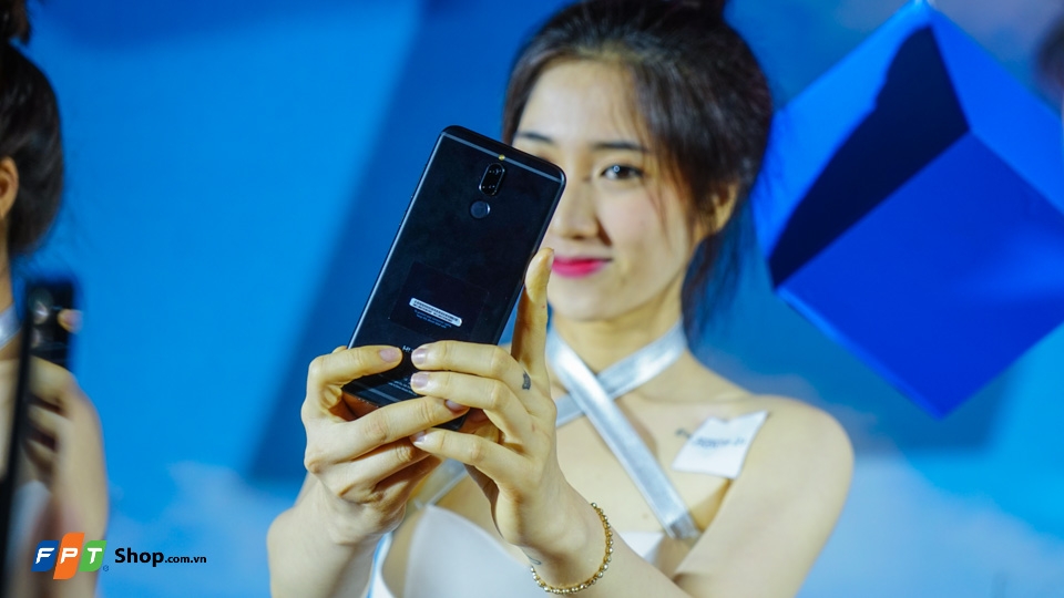 Lộ diện 75 khách hàng đầu tiên trúng loa Harman Kardon khi mua Huawei Nova 2i tại FPT Shop (Đợt 1)