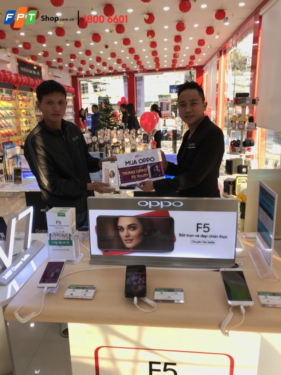 OPPO Chúc mừng khách hàng đầu tiên may mắn trúng xe SH khi mua smartphone OPPO (Đợt 1)