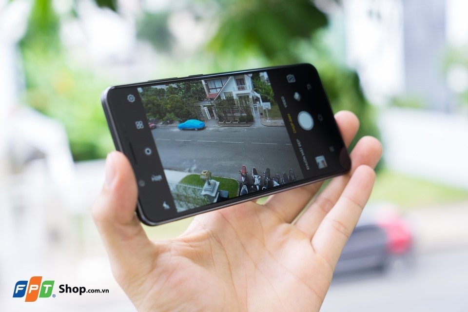 Trở thành chủ nhân của Vivo V7+ với chỉ 799.000 đồng tại FPT Shop