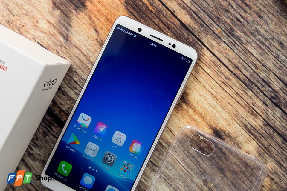 FPT Shop trợ giá giảm 5,5 triệu đồng cho khách mua Vivo V7/V7+