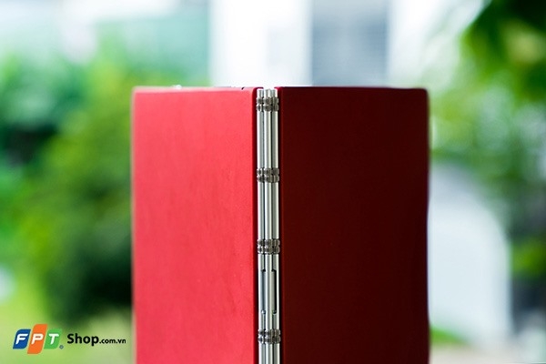 Lenovo Yoga Book Red Đặt trước Lenovo Yoga Book Red nhận liền tay bộ quà công nghệ 3 triệu đồng tại FPT Shop