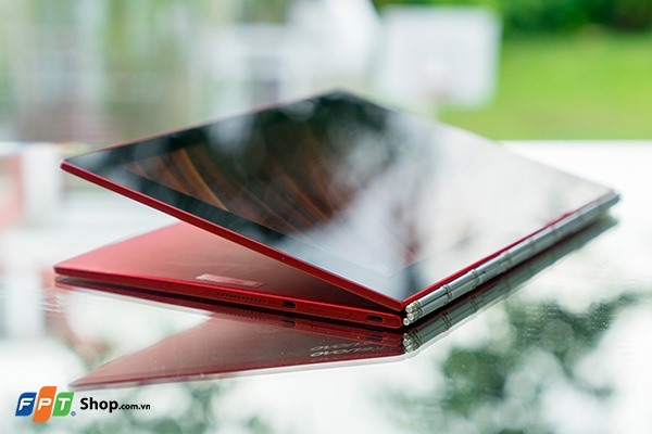 Lenovo Yoga Book Red Đặt trước Lenovo Yoga Book Red nhận liền tay bộ quà công nghệ 3 triệu đồng tại FPT Shop