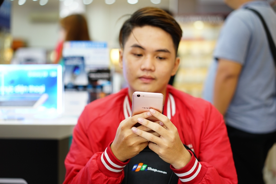 OPPO F3