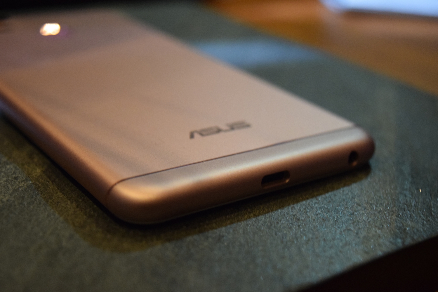 ZenFone 4V sẽ ra mắt vào ngày 21/9 (ảnh 1)