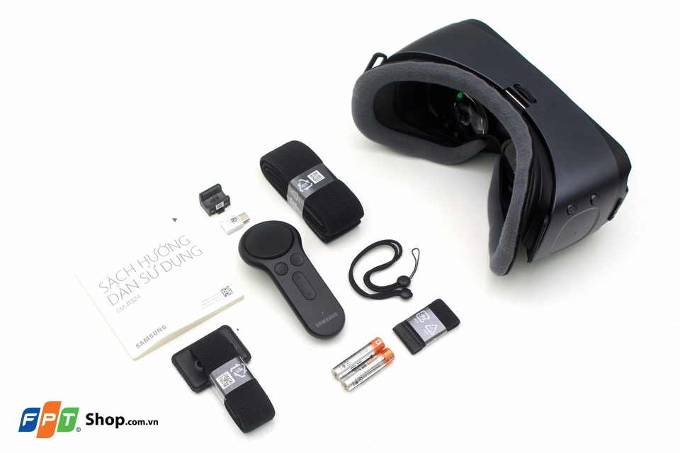 Trên tay Samsung Gear VR 2017: Thiết kế không đổi (Ảnh 6)