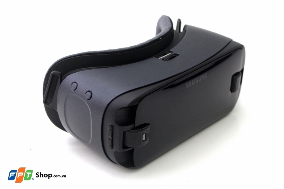 Trên tay Samsung Gear VR 2017: Thiết kế không đổi (Ảnh 1)