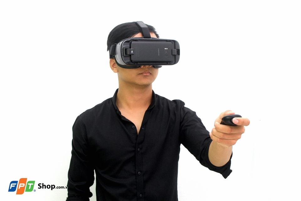 Trên tay Samsung Gear VR 2017: Thiết kế không đổi (Ảnh 13)