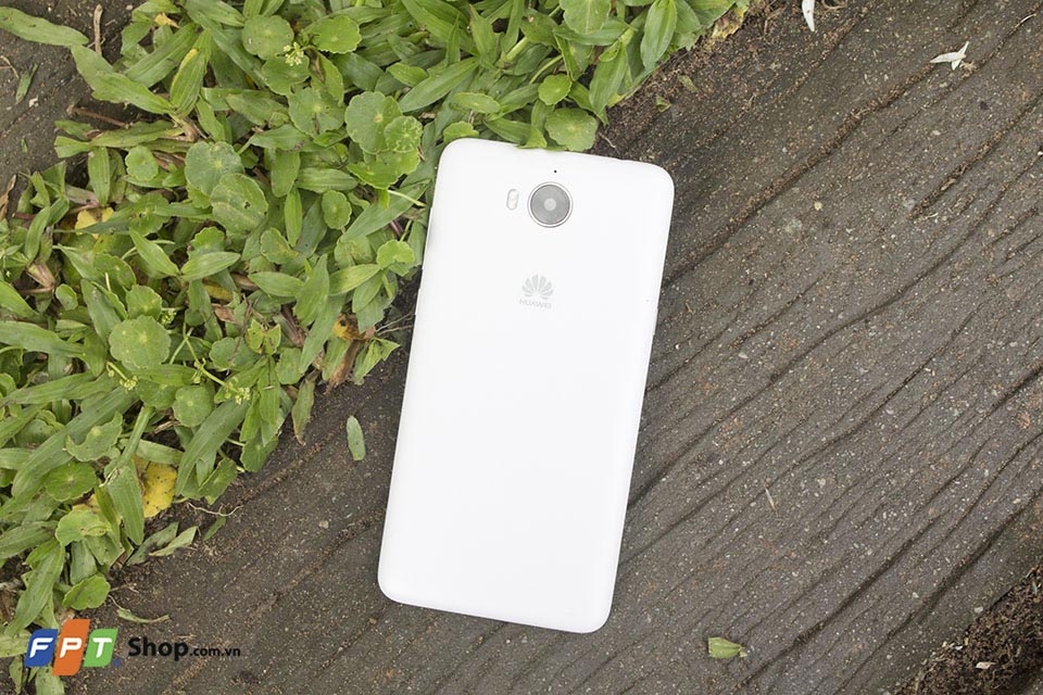 Trên tay Huawei Y5 2017: Smartphone giá dưới 3 triệu (Ảnh 2)